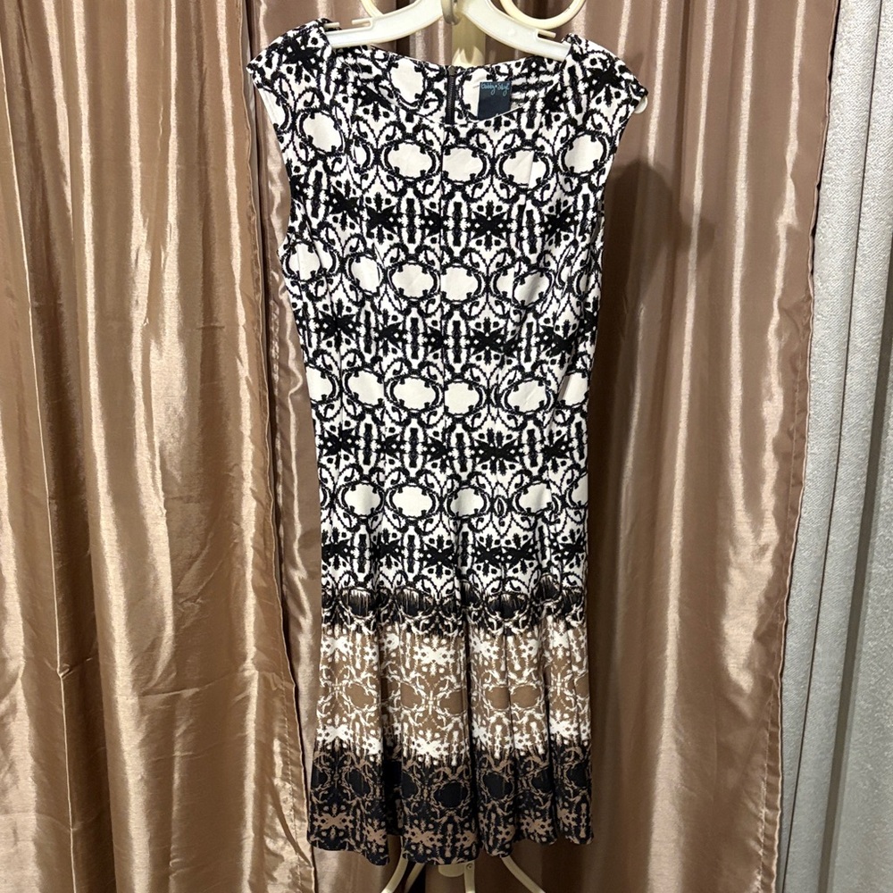 Gabby Isabella Black and Cream Patterned Midi Dress